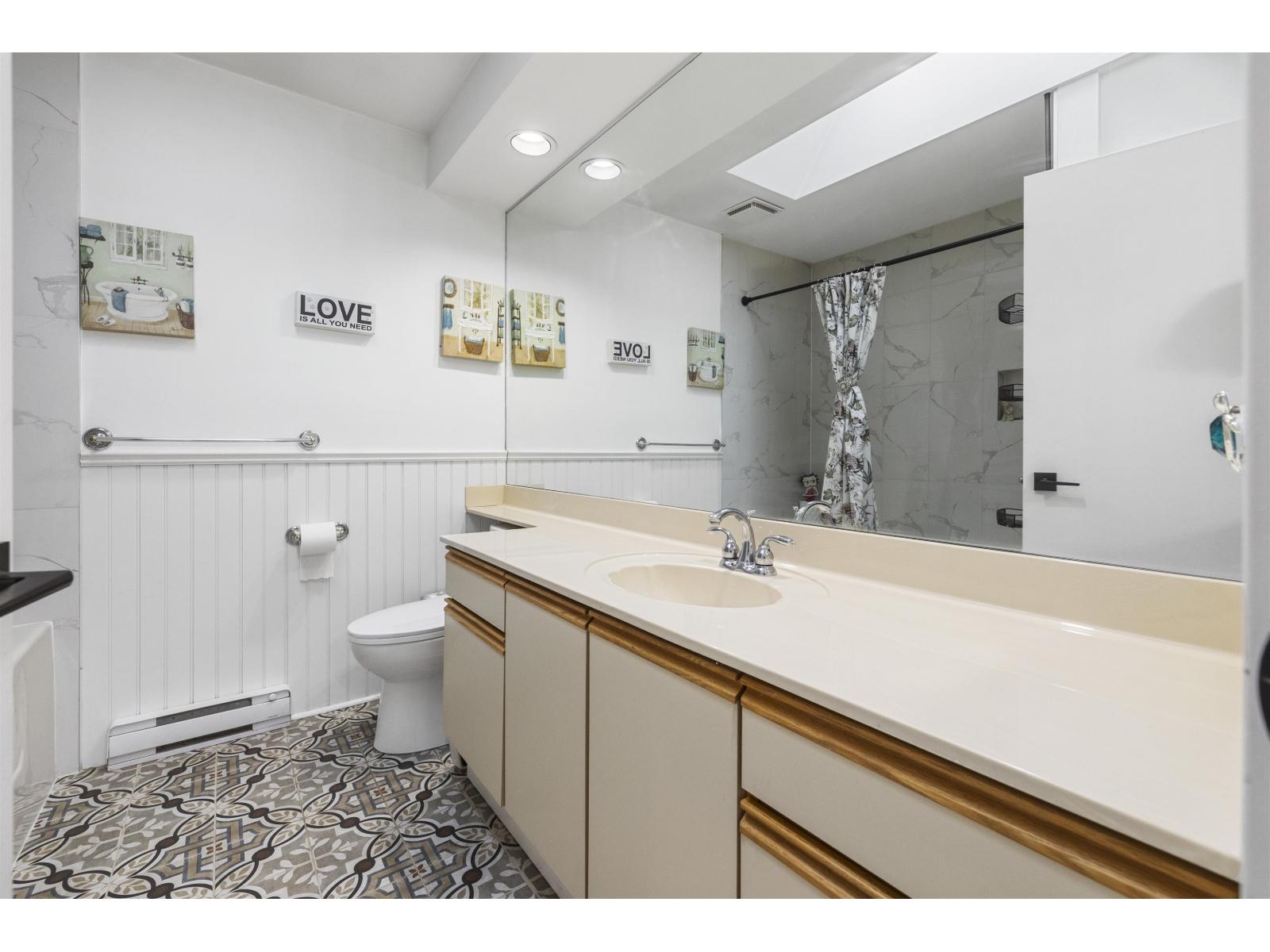 213 7156 121 STREET, Surrey