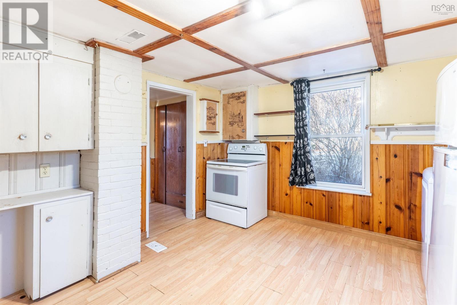 Property 25 of 48 of 8274 7 Highway