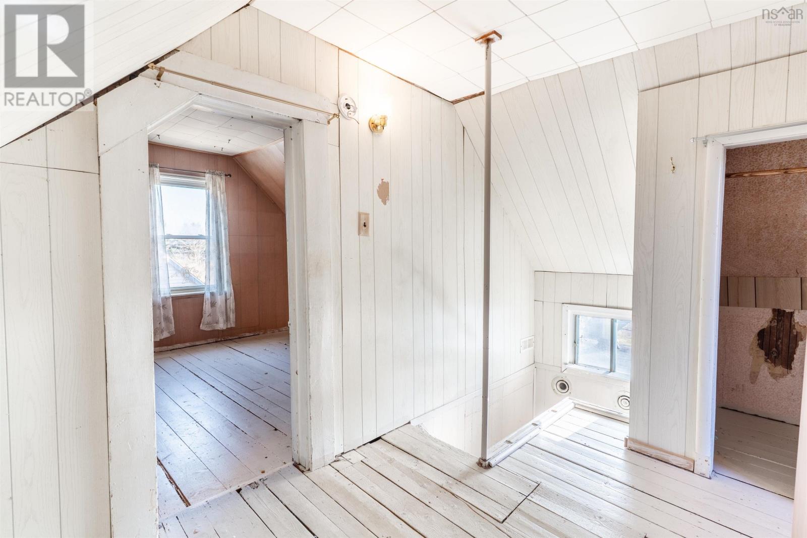 Property 35 of 48 of 8274 7 Highway