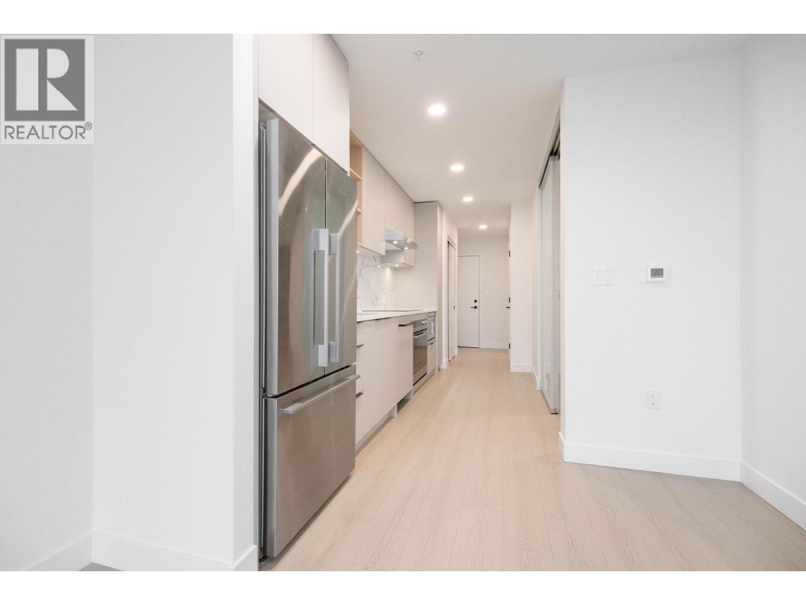 310 422 E 3RD STREET, North Vancouver