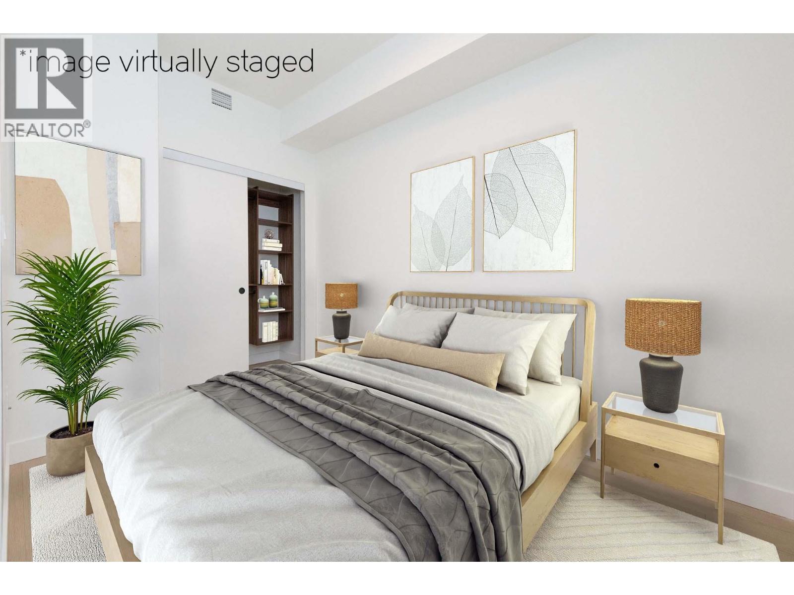 310 422 E 3RD STREET, North Vancouver