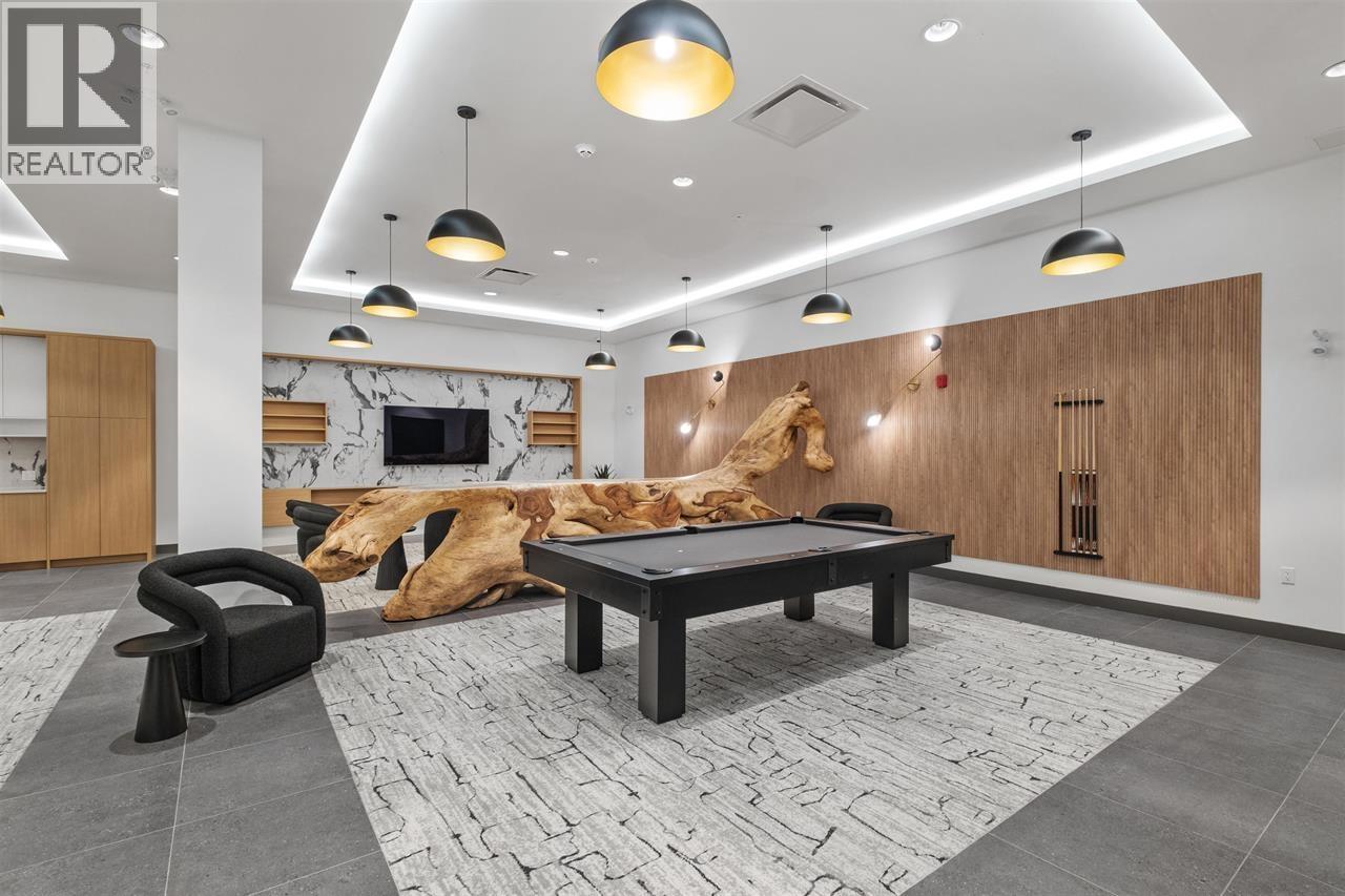 310 422 E 3RD STREET, North Vancouver