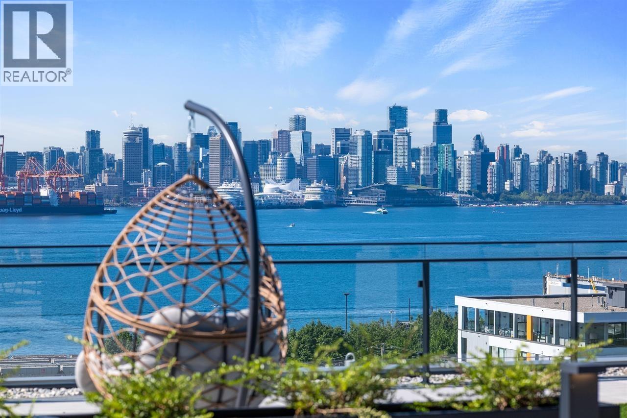 310 422 E 3RD STREET, North Vancouver