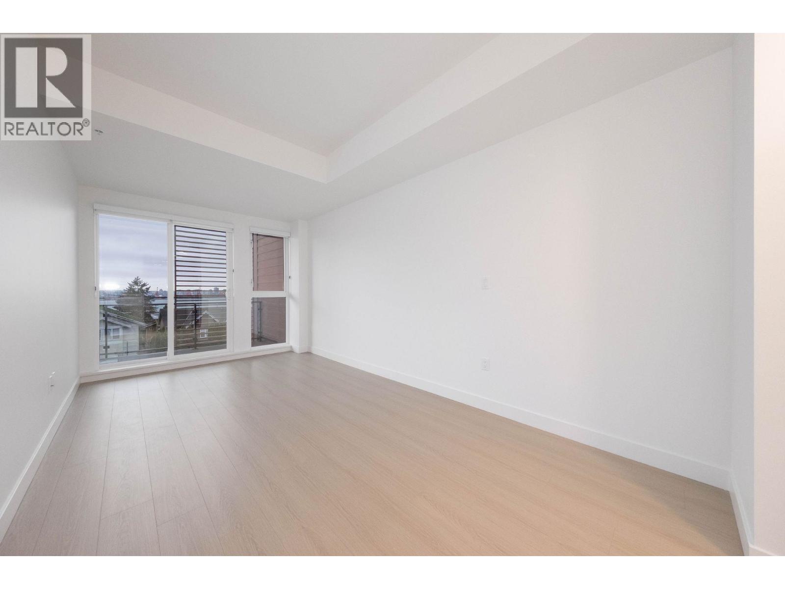 310 422 E 3RD STREET, North Vancouver