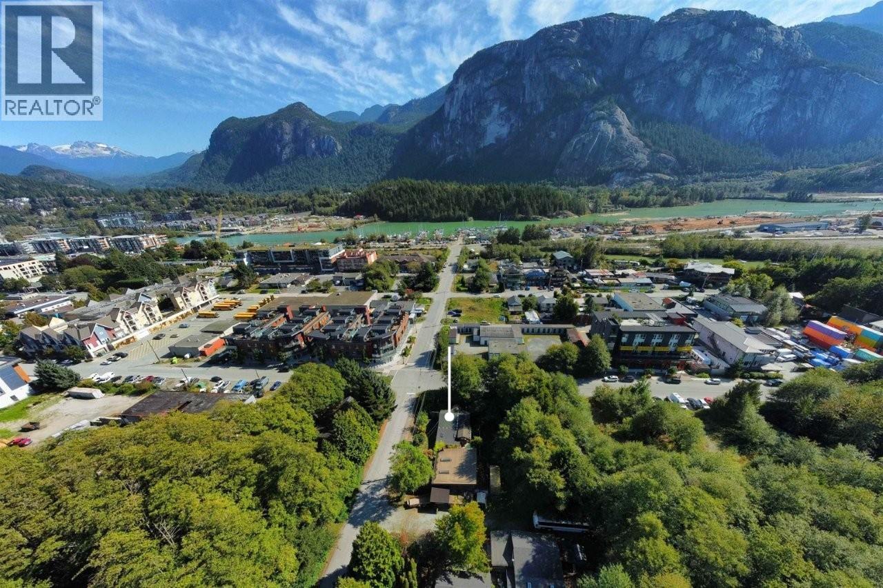 37791 3RD AVENUE, Squamish