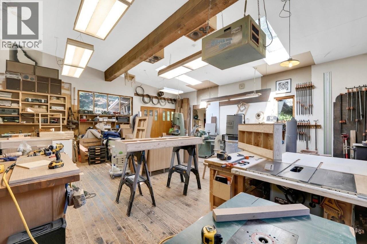 37791 3RD AVENUE, Squamish