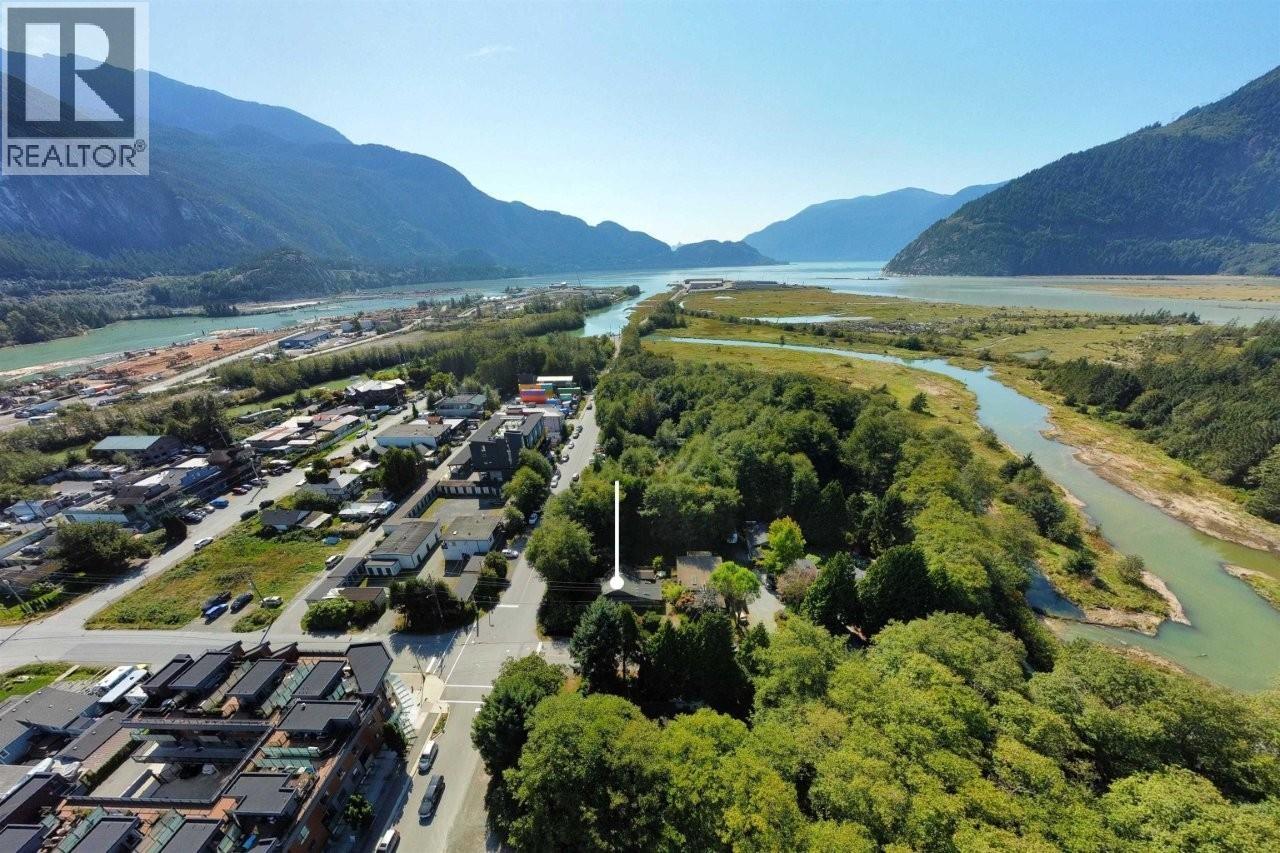 37791 3RD AVENUE, Squamish