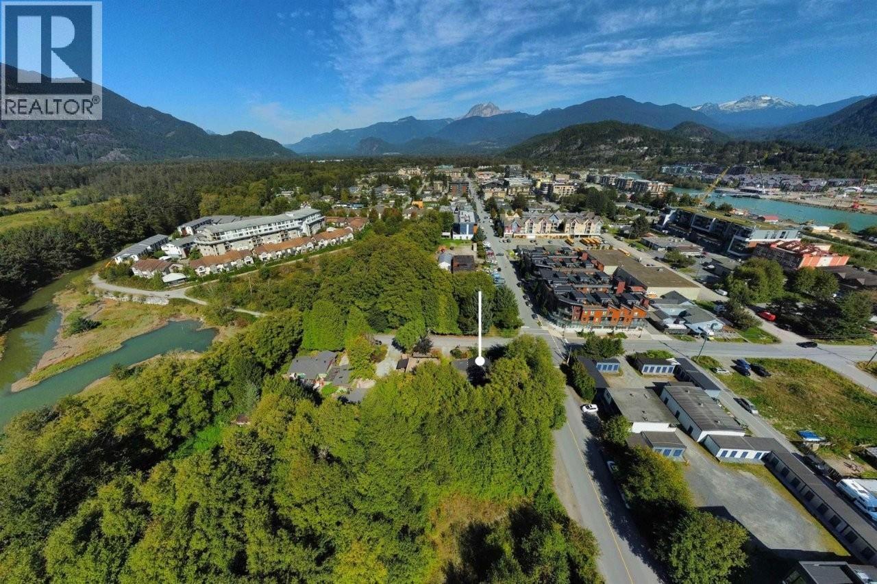 37791 3RD AVENUE, Squamish