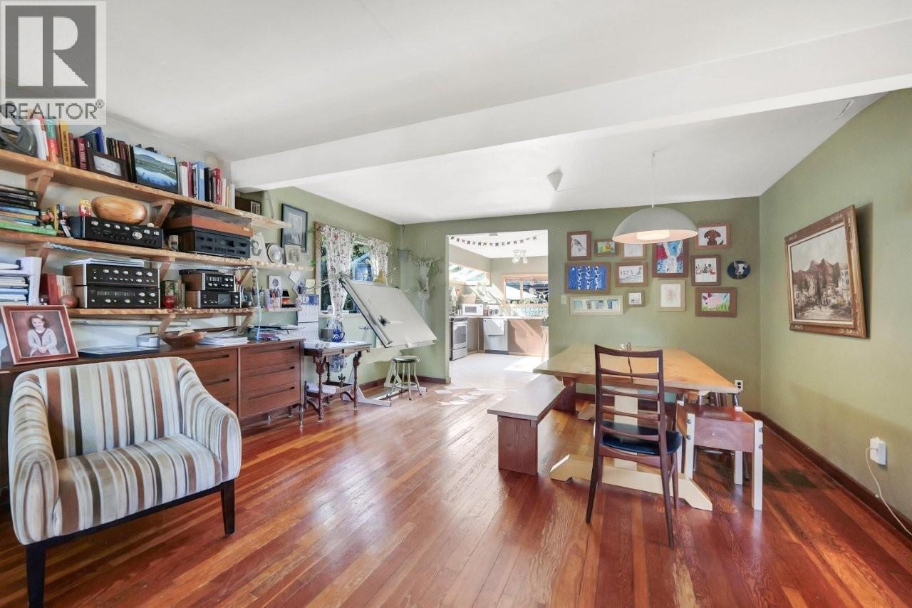 37791 3RD AVENUE, Squamish