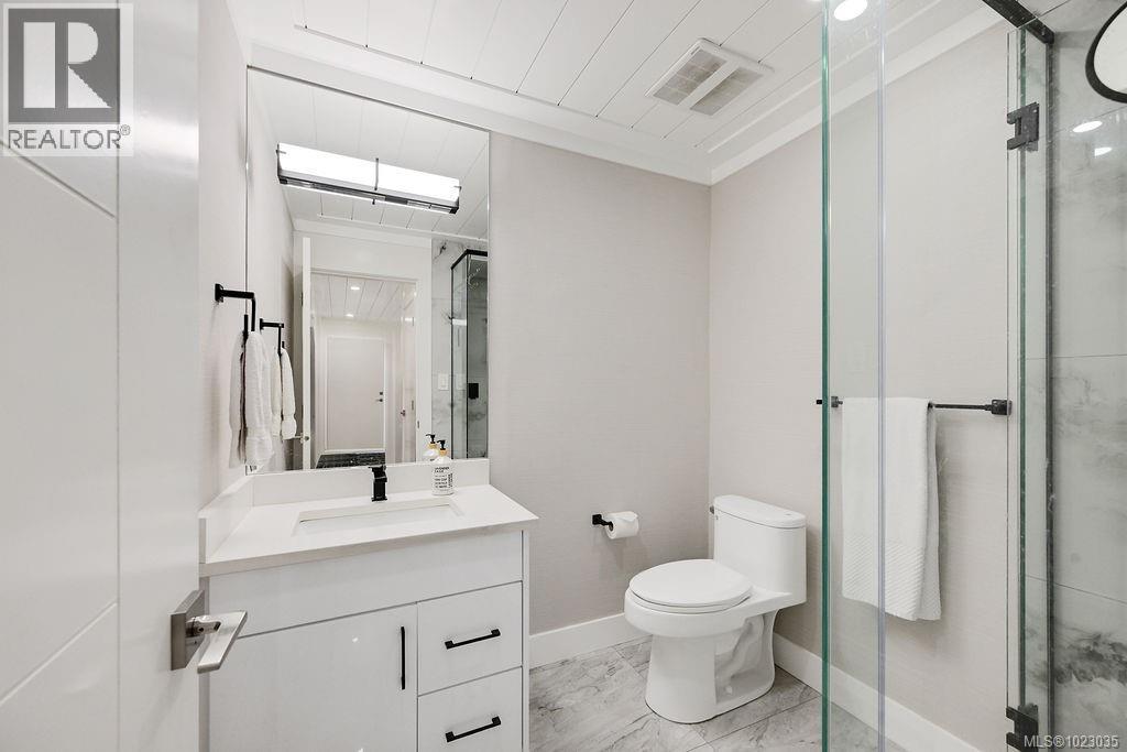  2710 Victor Street, Victoria