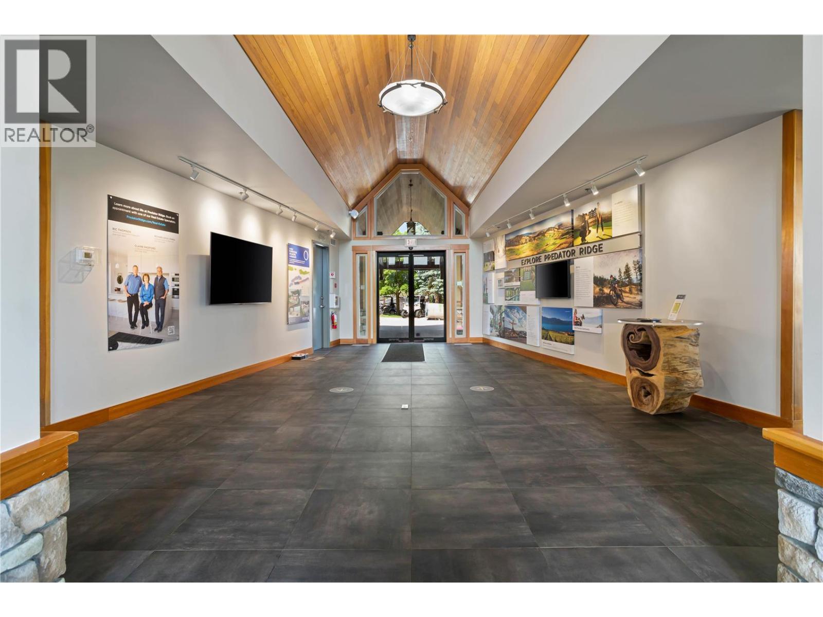 323 105 Village Centre Court, Vernon