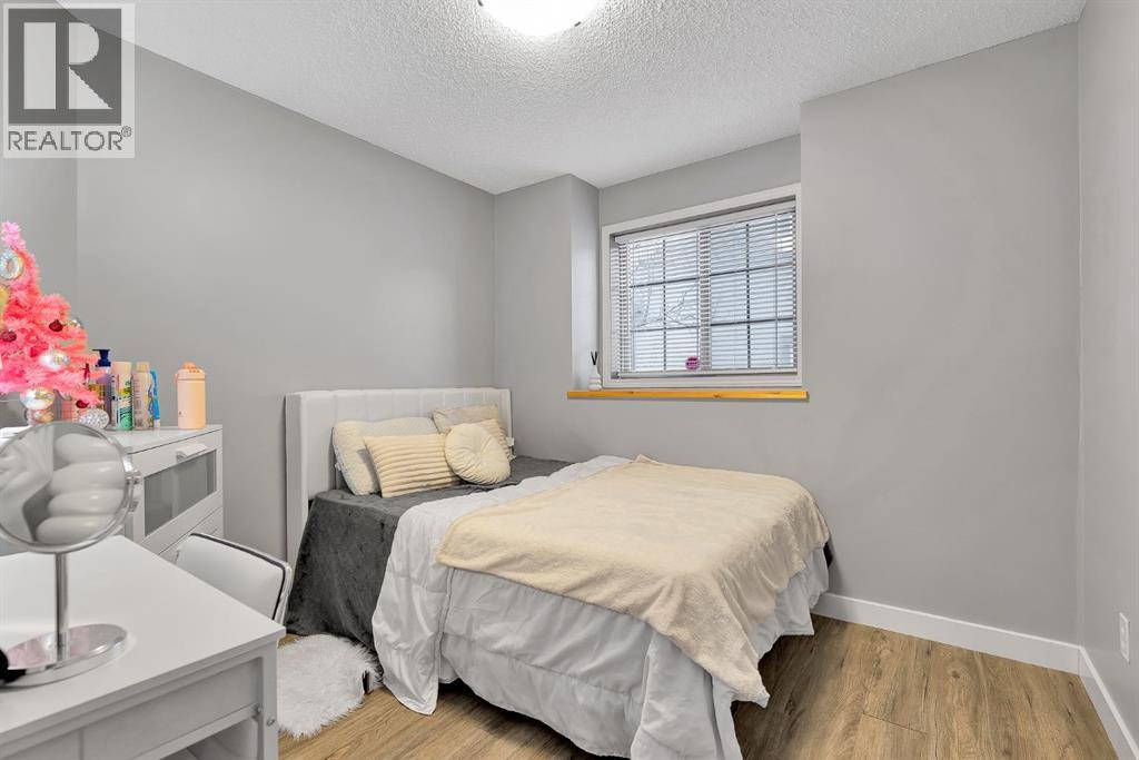 Single Family House Bungalow for Sale in   Everridge Square SW Evergreen Calgary 