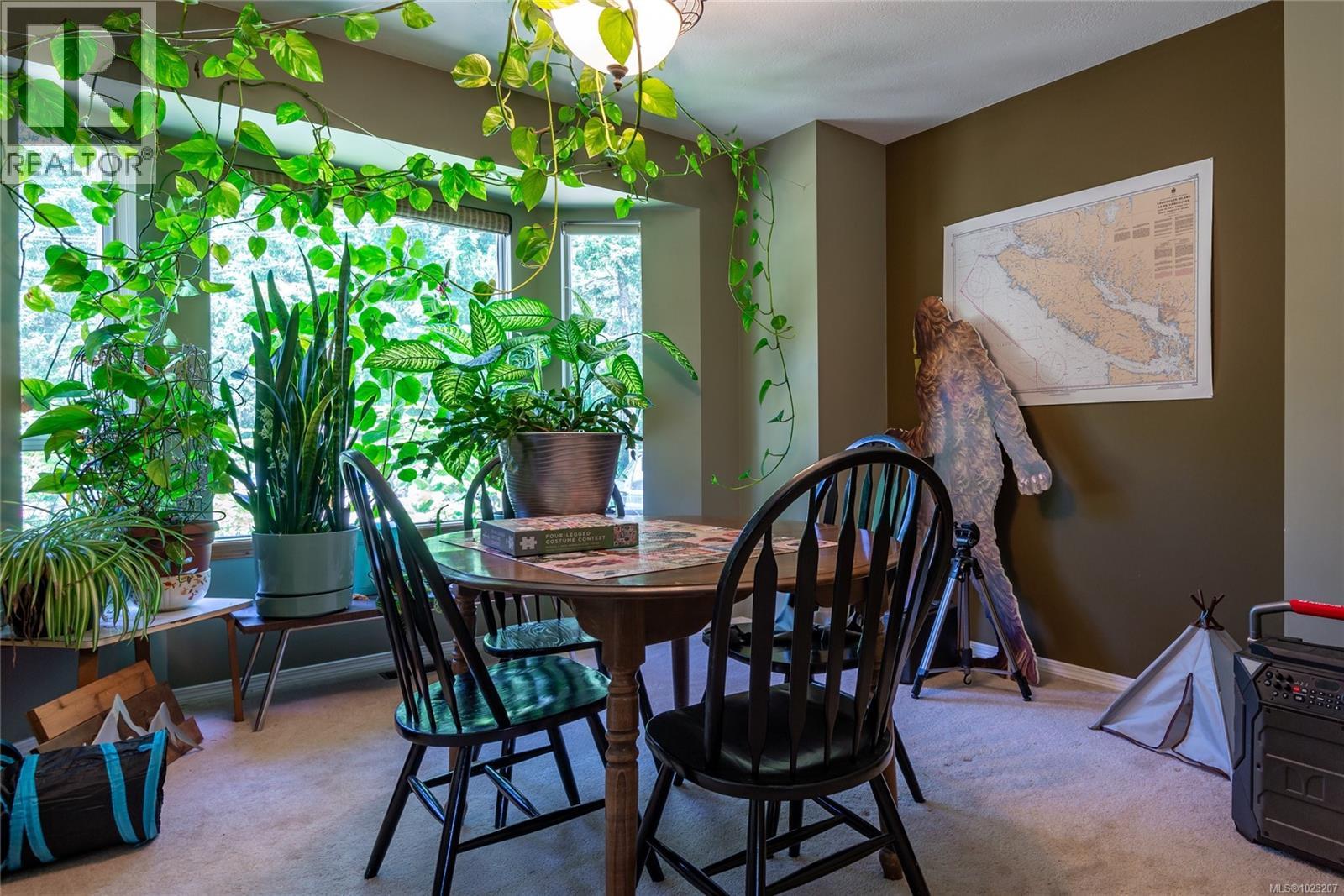 8598 Island Hwy N, Black Creek