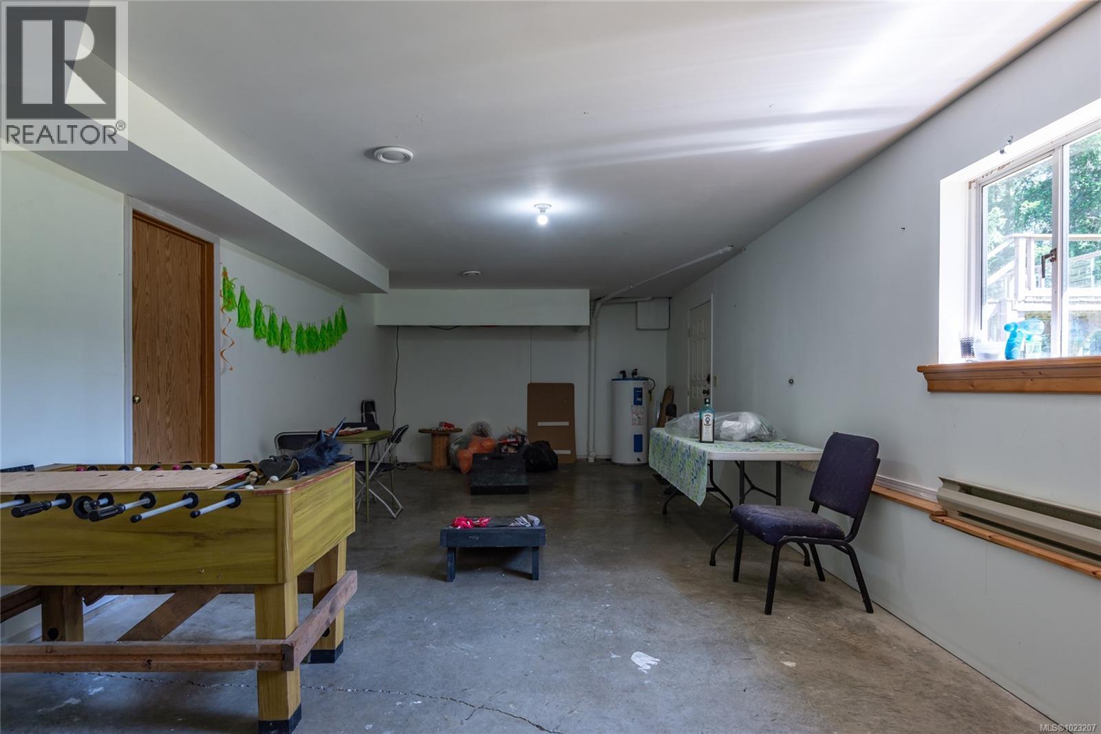 8598 Island Hwy N, Black Creek