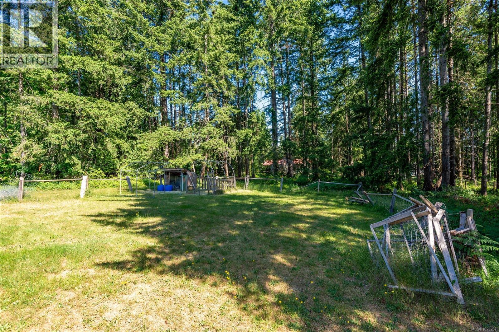 8598 Island Hwy N, Black Creek