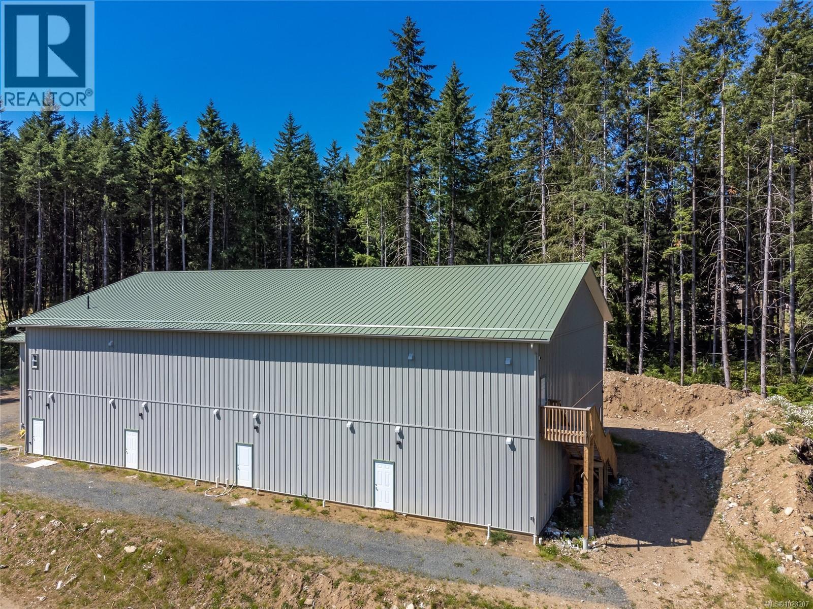 8598 Island Hwy N, Black Creek