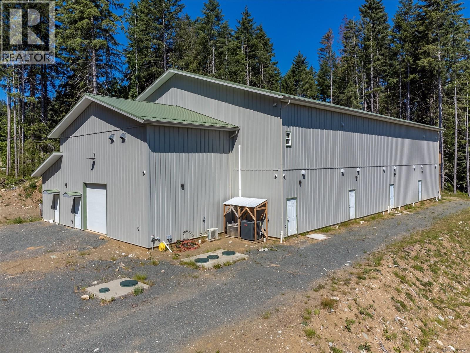 8598 Island Hwy N, Black Creek