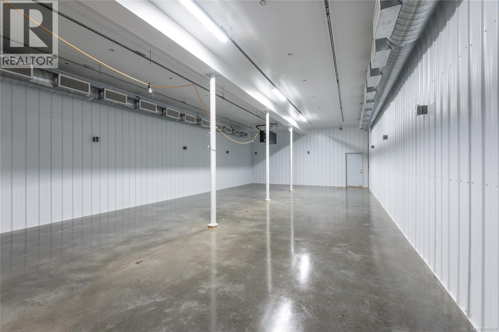 8598 Island Hwy N, Black Creek