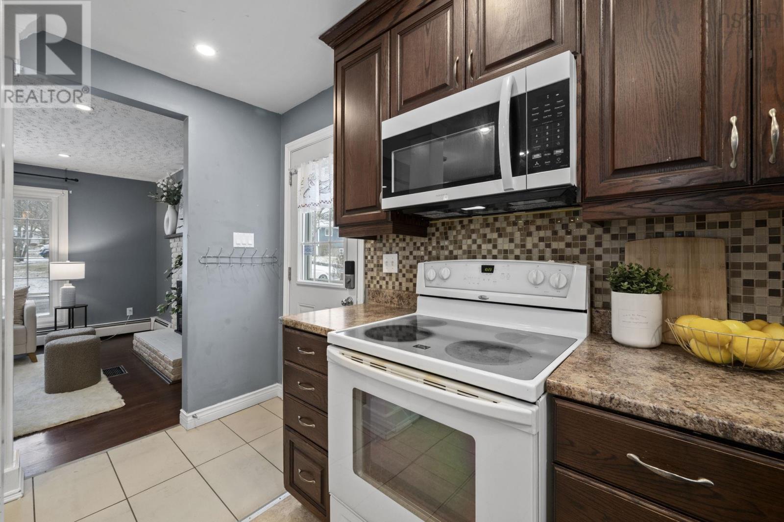 Property 14 of 48 of 114 Quaker Crescent