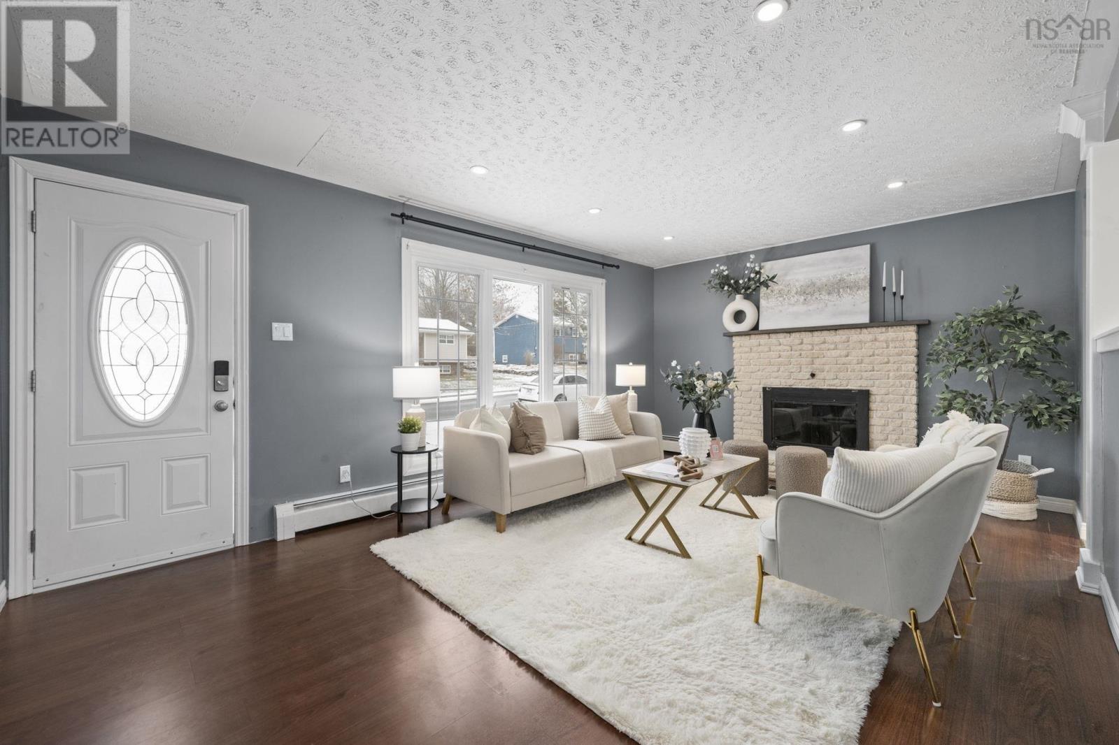 Property 2 of 48 of 114 Quaker Crescent