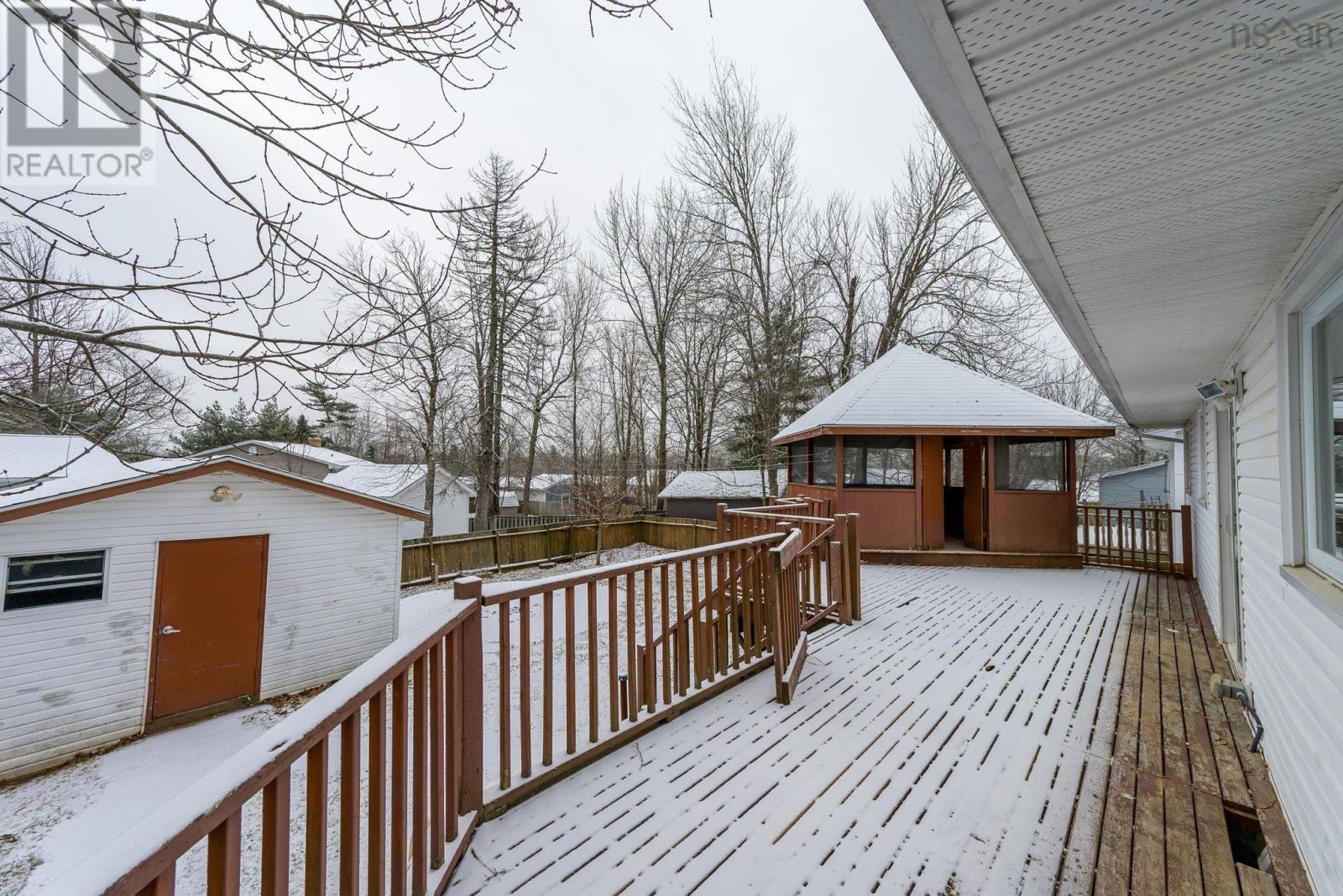 Property 36 of 48 of 114 Quaker Crescent