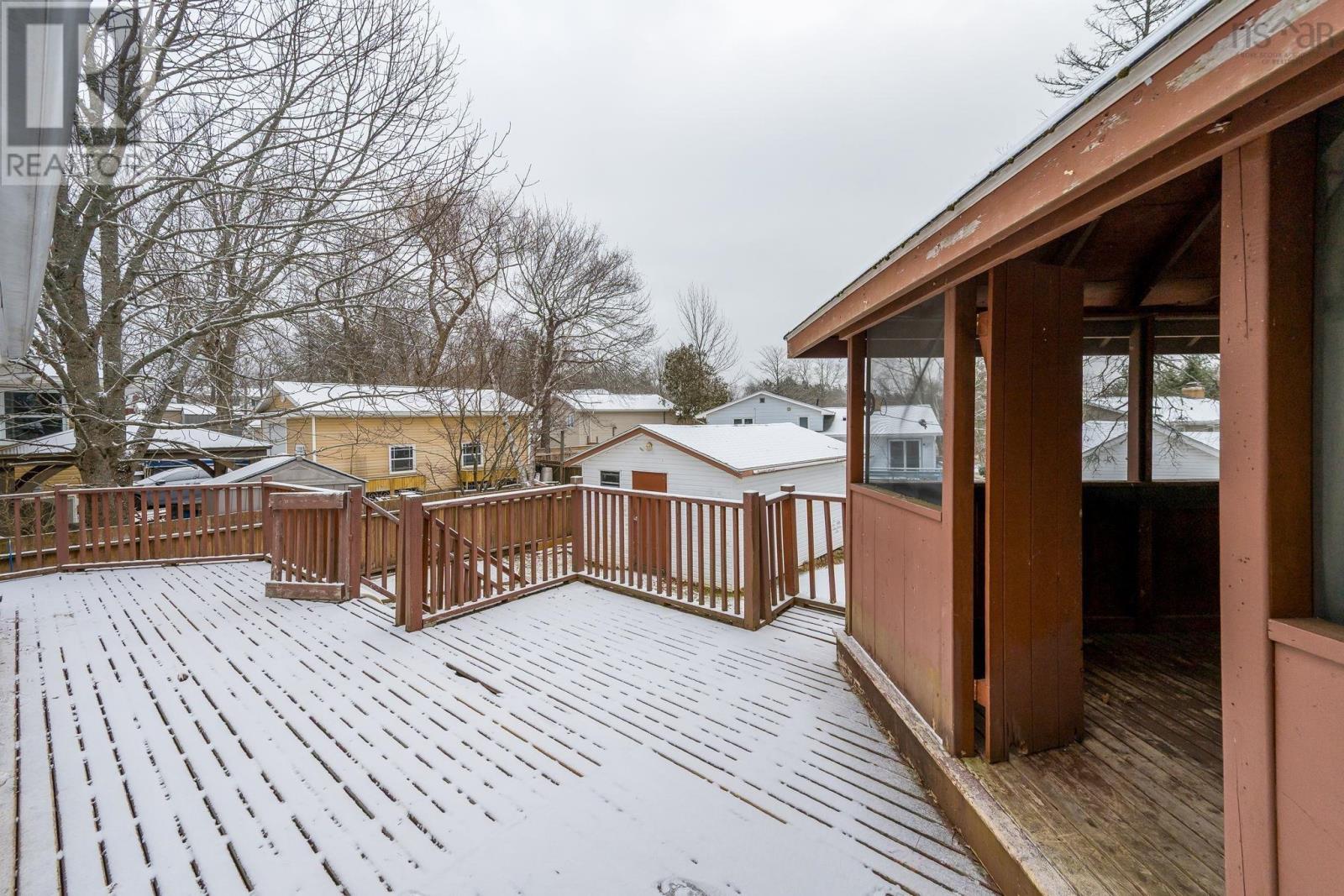 Property 37 of 48 of 114 Quaker Crescent