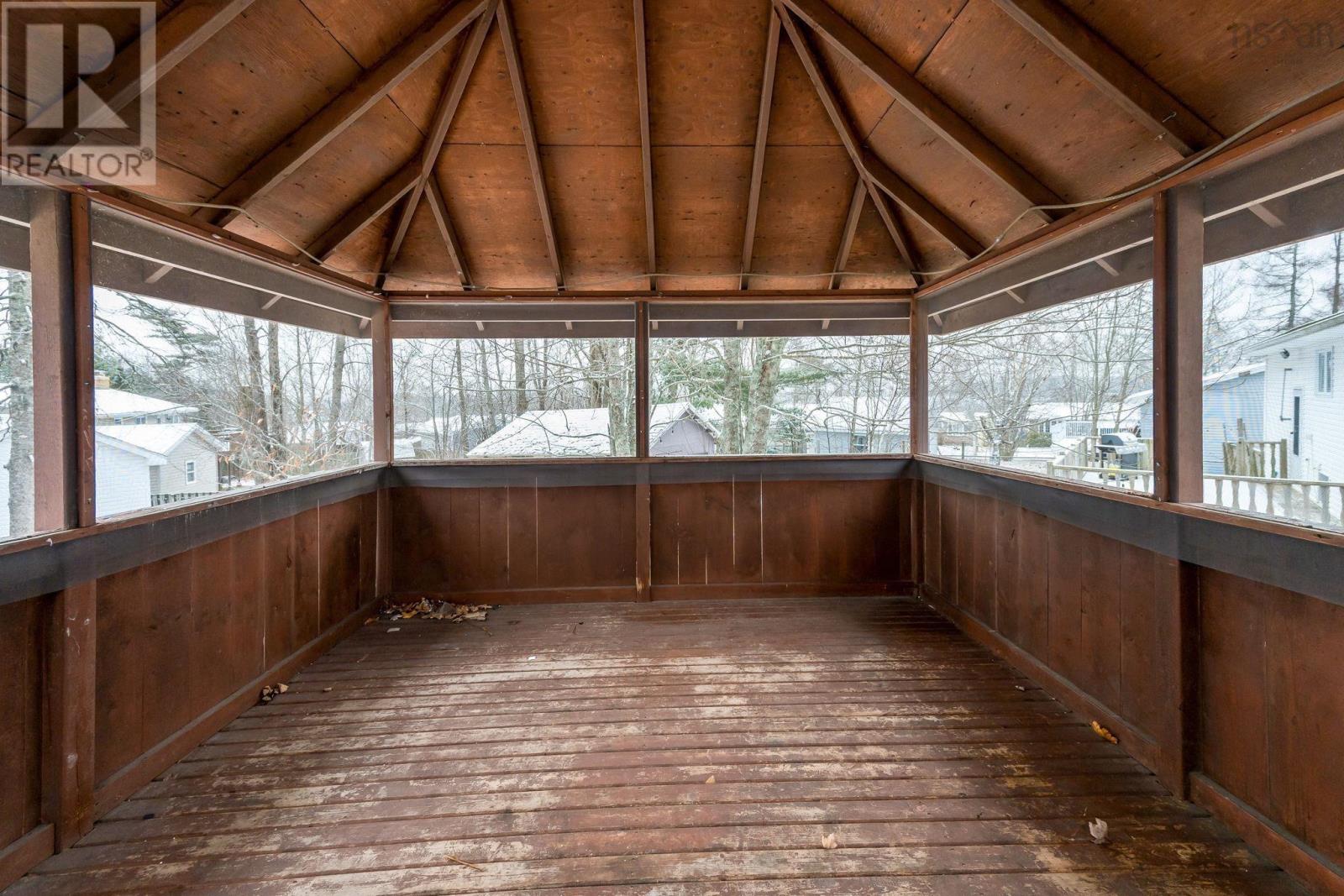 Property 38 of 48 of 114 Quaker Crescent