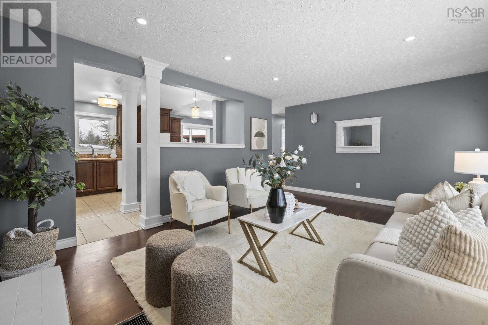 Property 5 of 48 of 114 Quaker Crescent