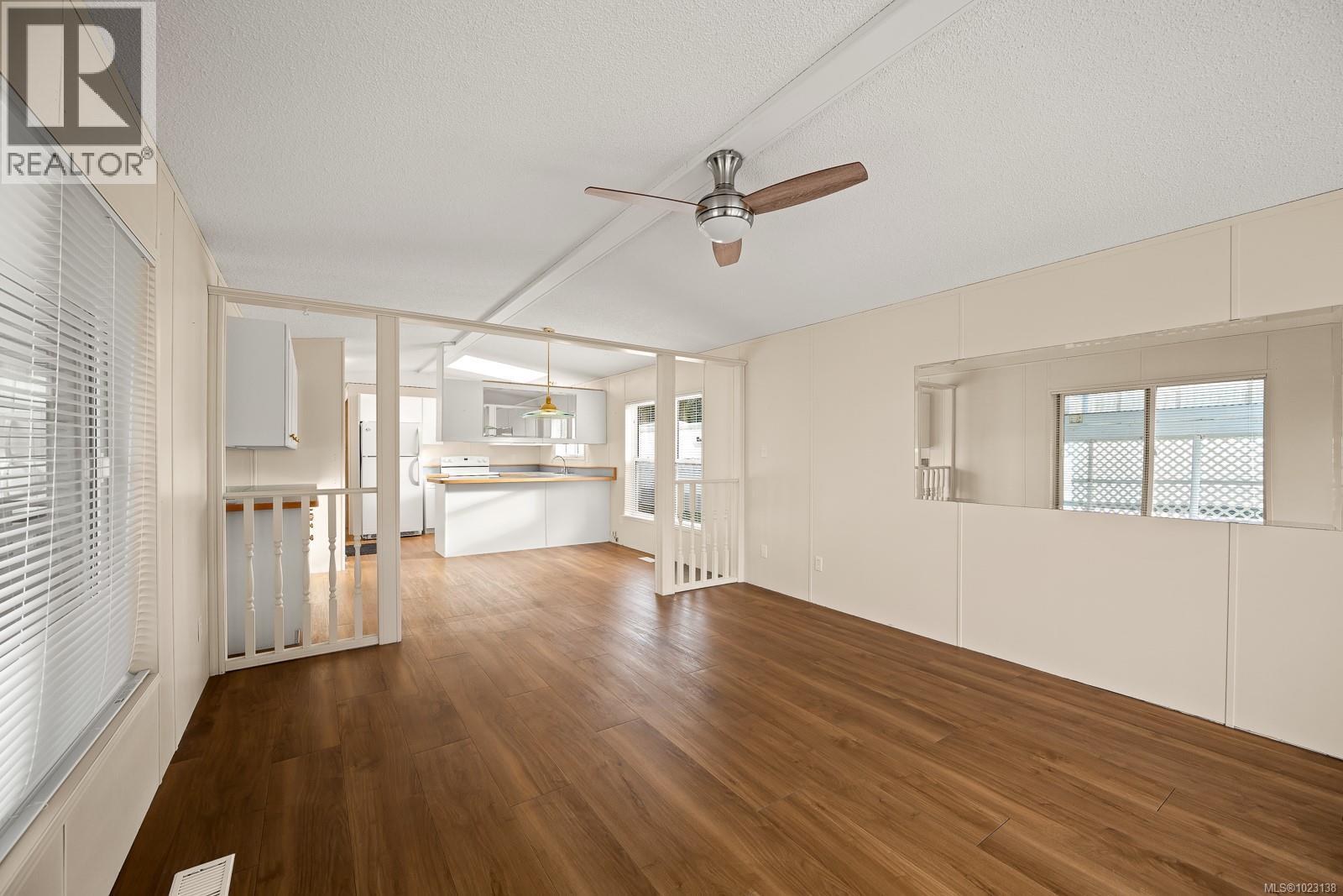 48 1240 Wilkinson Rd, Comox