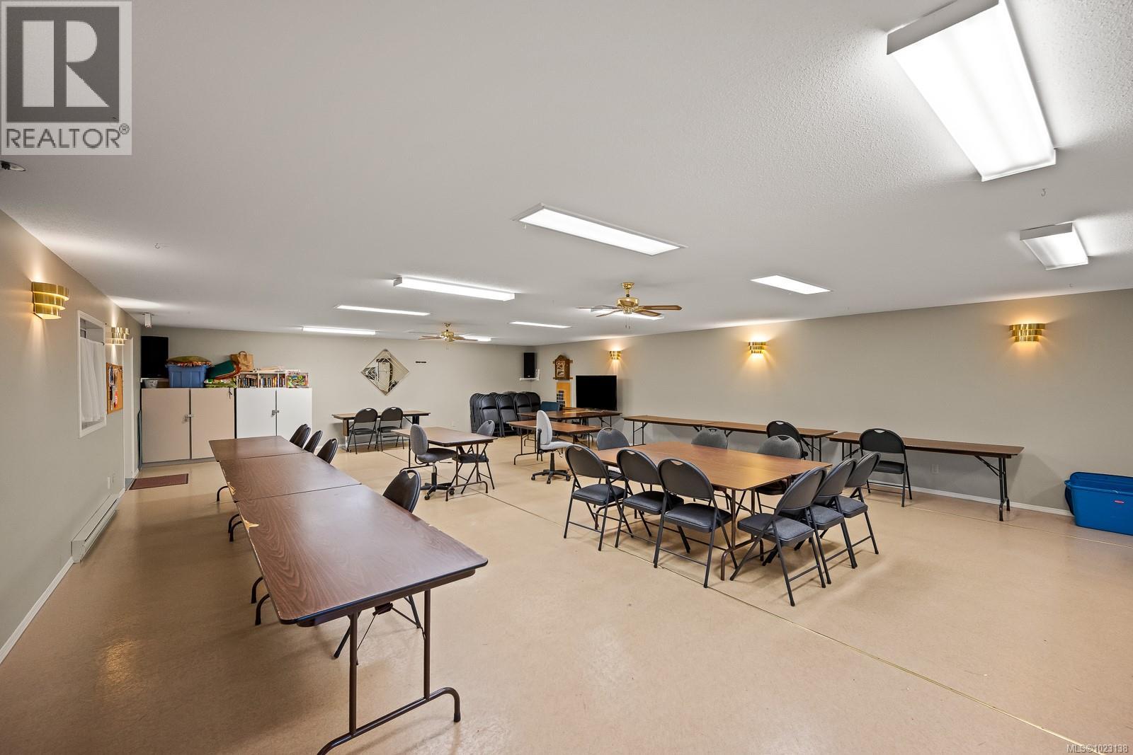 48 1240 Wilkinson Rd, Comox