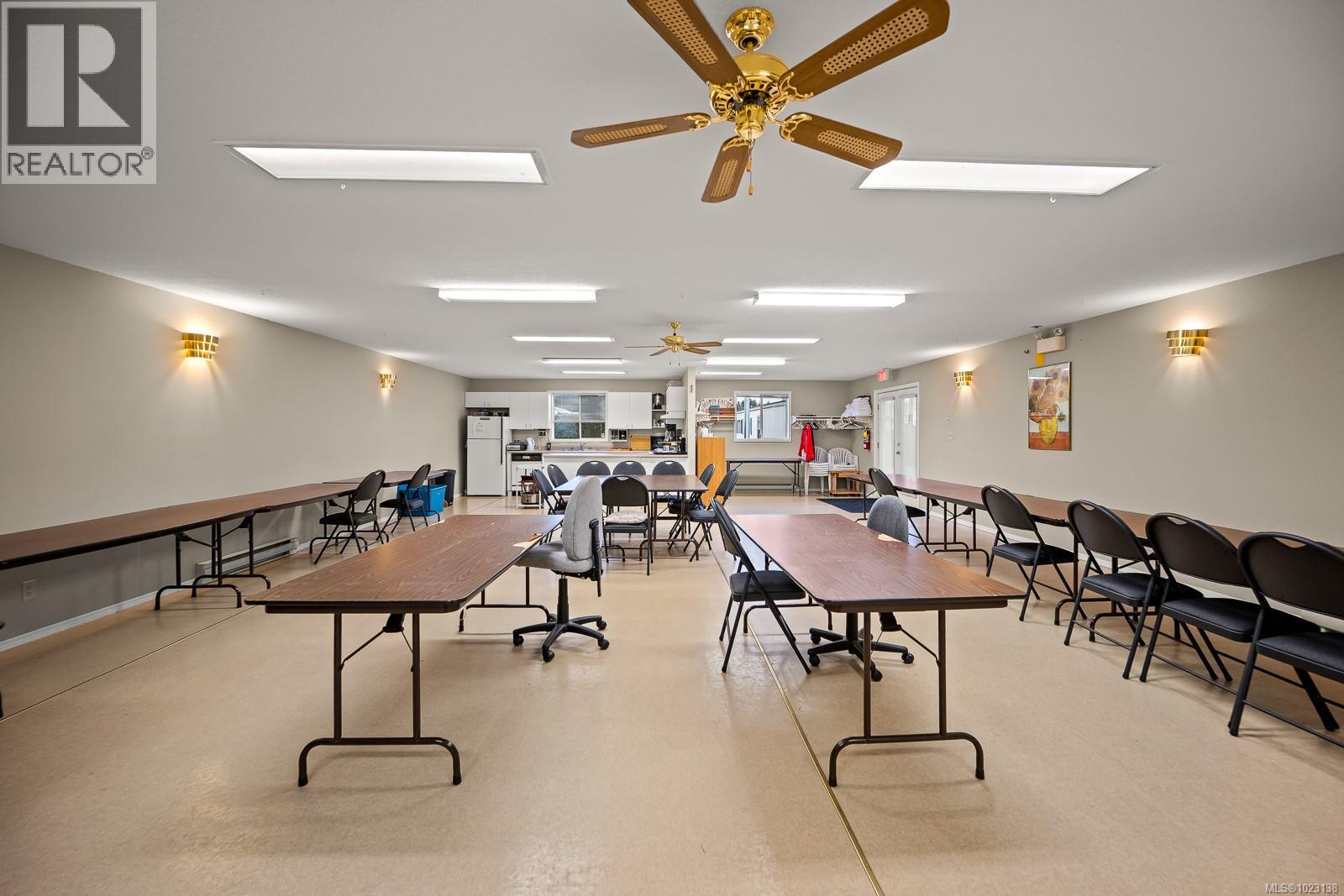 48 1240 Wilkinson Rd, Comox