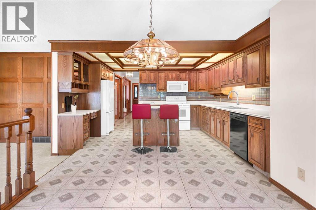 Single Family House Bungalow for Sale in  Edgebrook Road NW Edgemont Calgary 