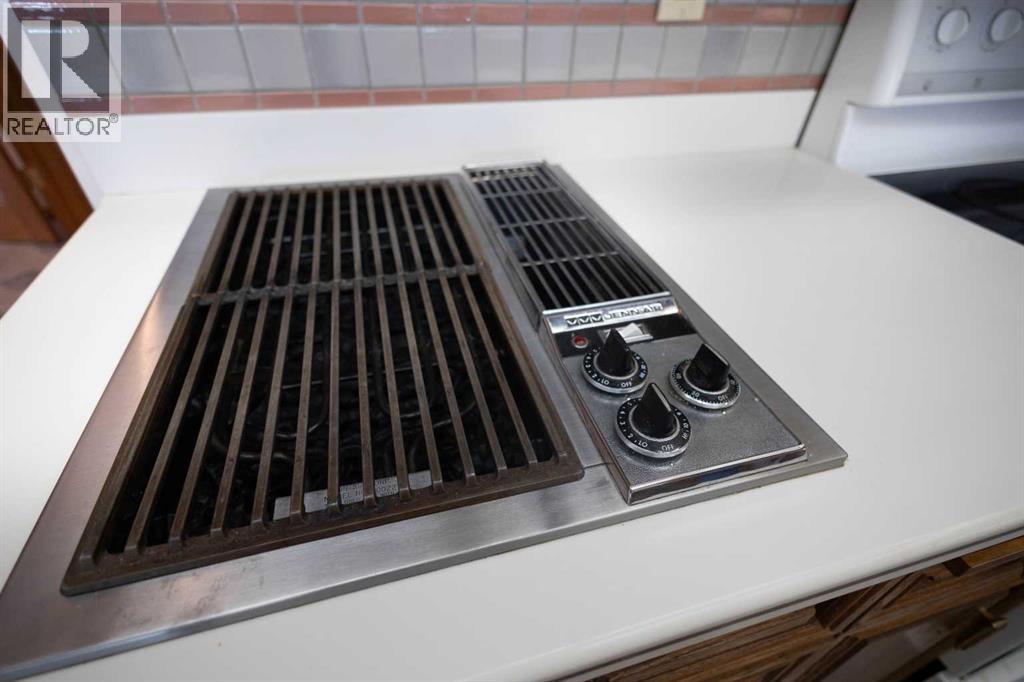 Single Family House Bungalow for Sale in  Edgebrook Road NW Edgemont Calgary 