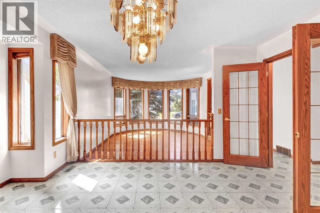 Single Family House Bungalow for Sale in  Edgebrook Road NW Edgemont Calgary 