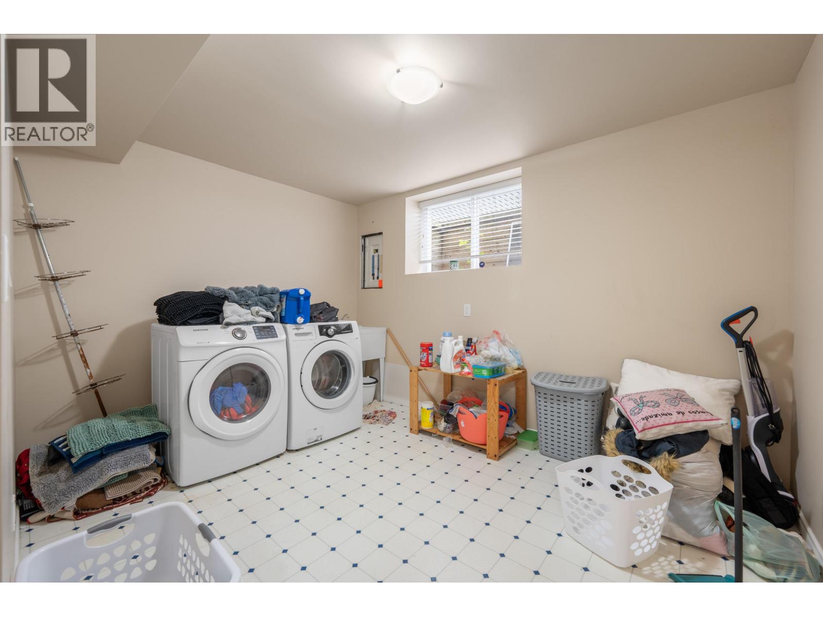 3305 CHARTWELL GRN, Coquitlam