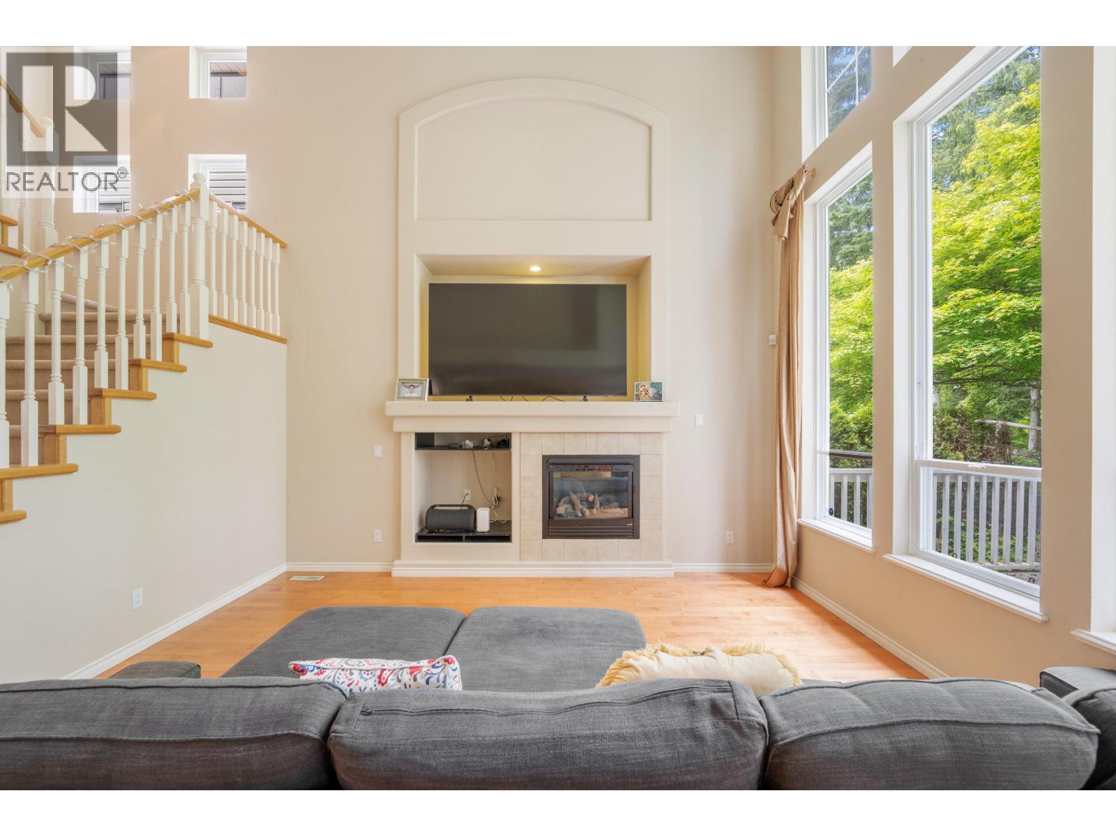 3305 CHARTWELL GRN, Coquitlam