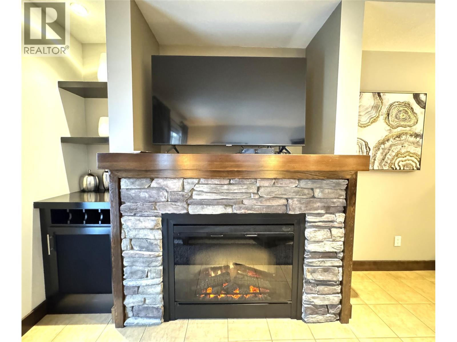 800 BIGHORN Boulevard Unit# 812F, Radium Hot Springs