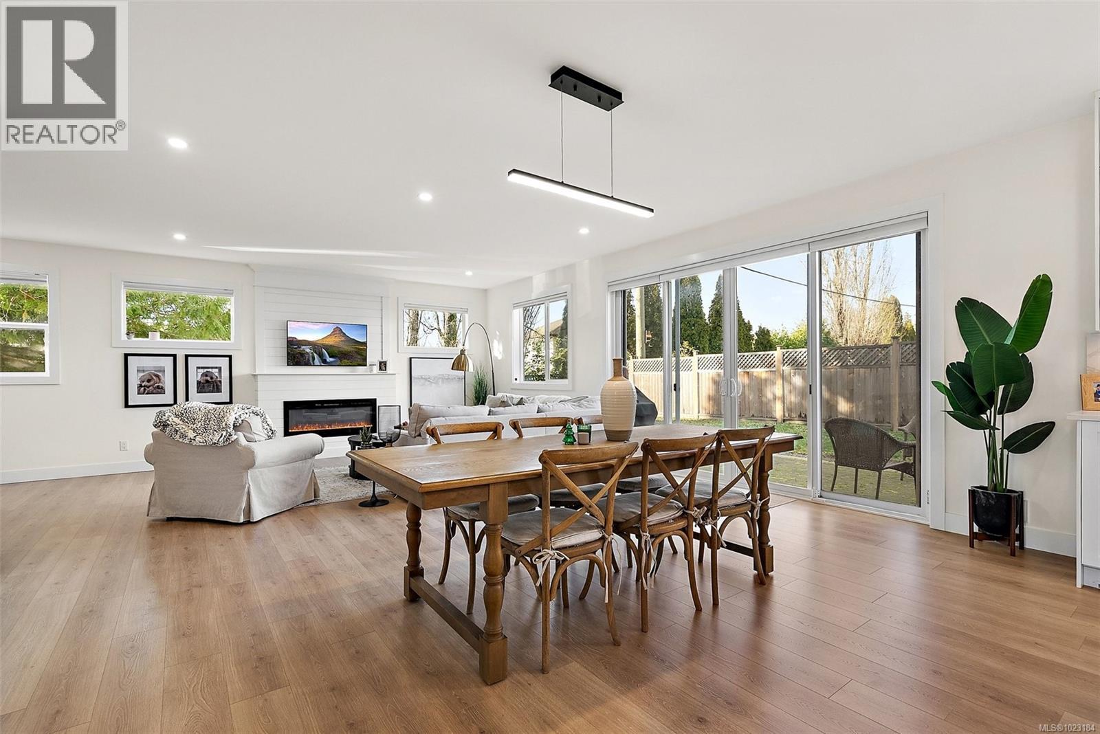  4240 Springridge Crescent, Saanich