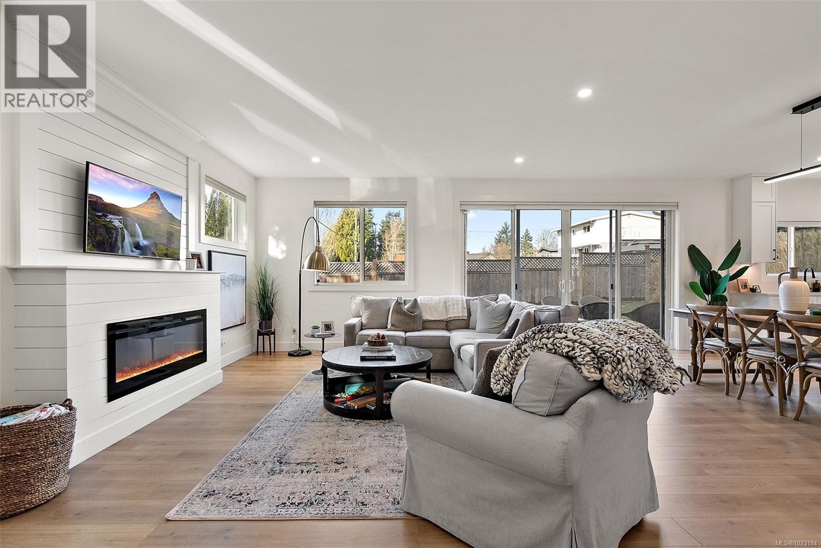  4240 Springridge Crescent, Saanich