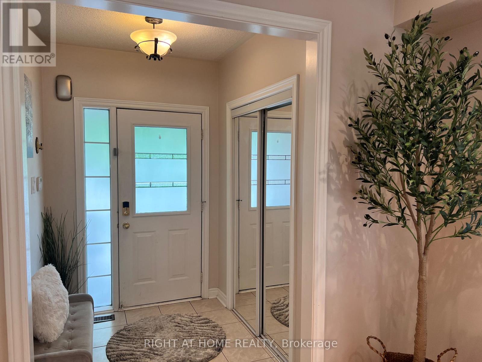 3914 Stardust photo 4