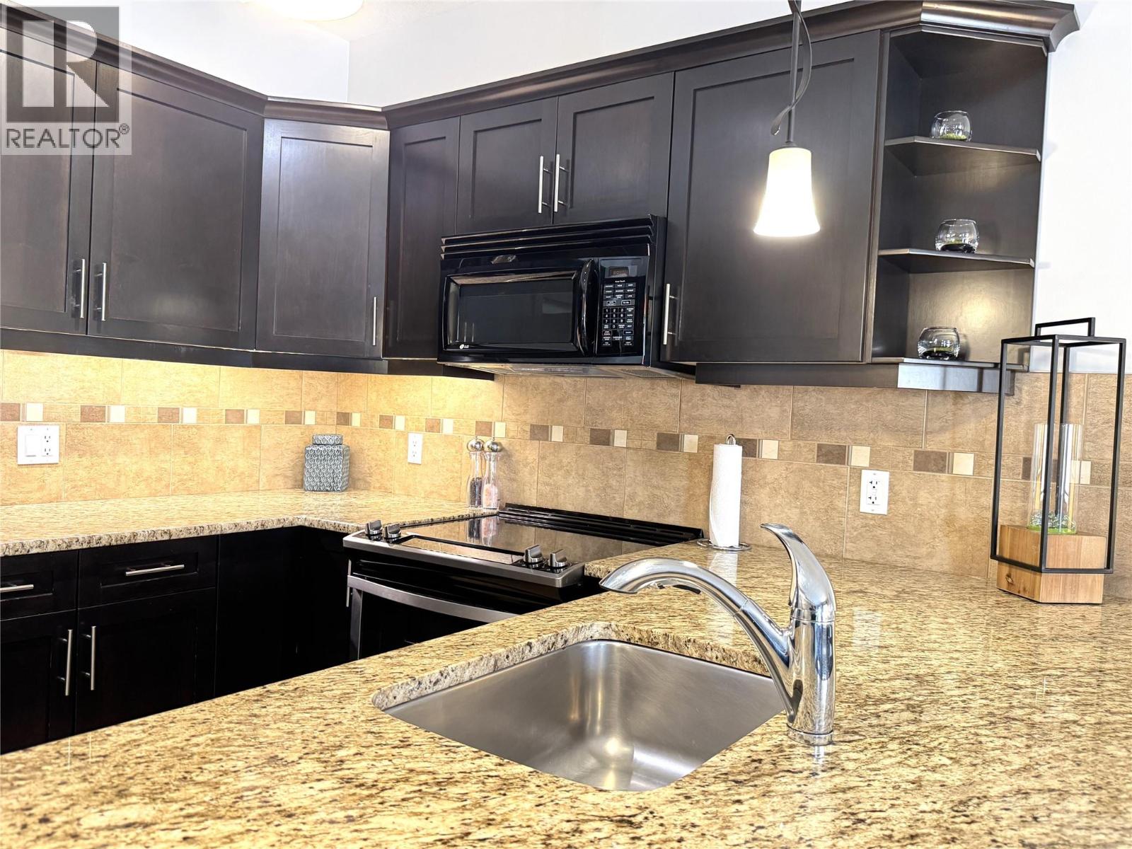 800 BIGHORN Boulevard Unit# 812G, Radium Hot Springs