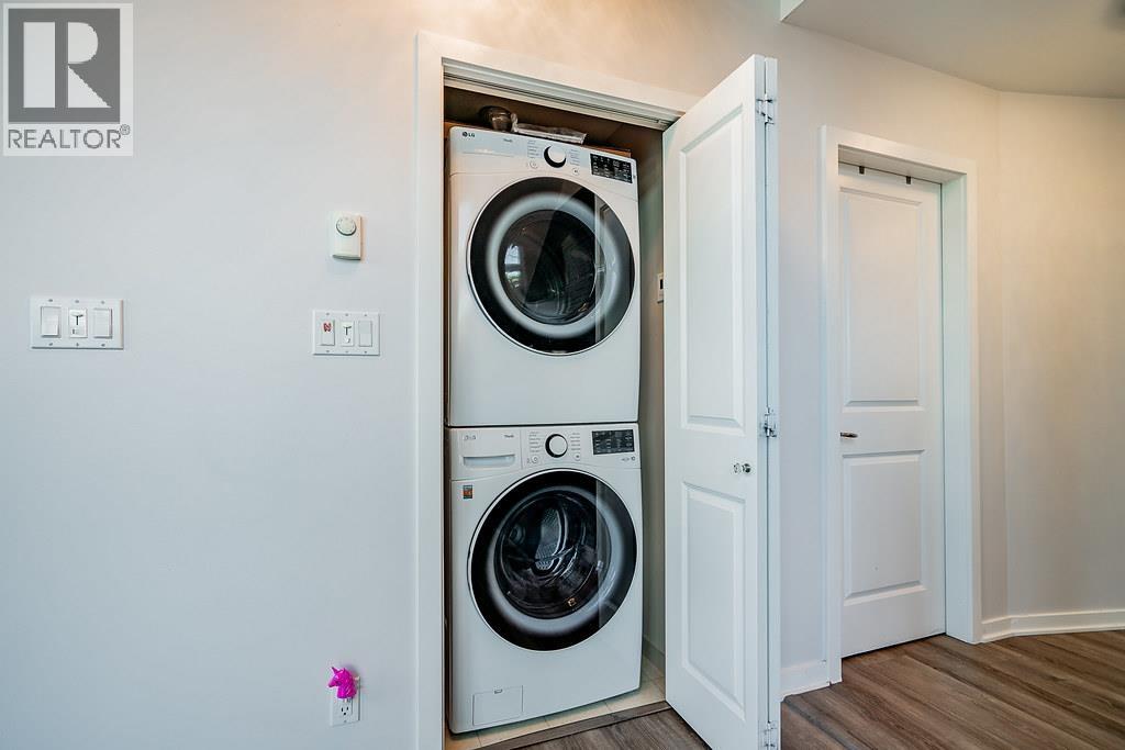 304 2225 HOLDOM AVENUE, Burnaby