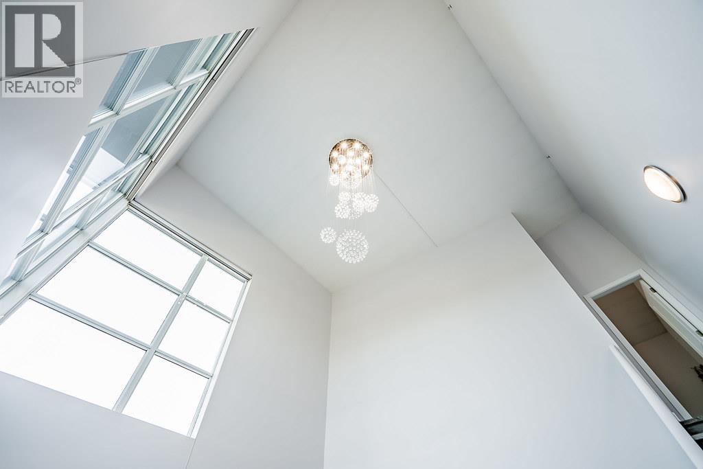 304 2225 HOLDOM AVENUE, Burnaby