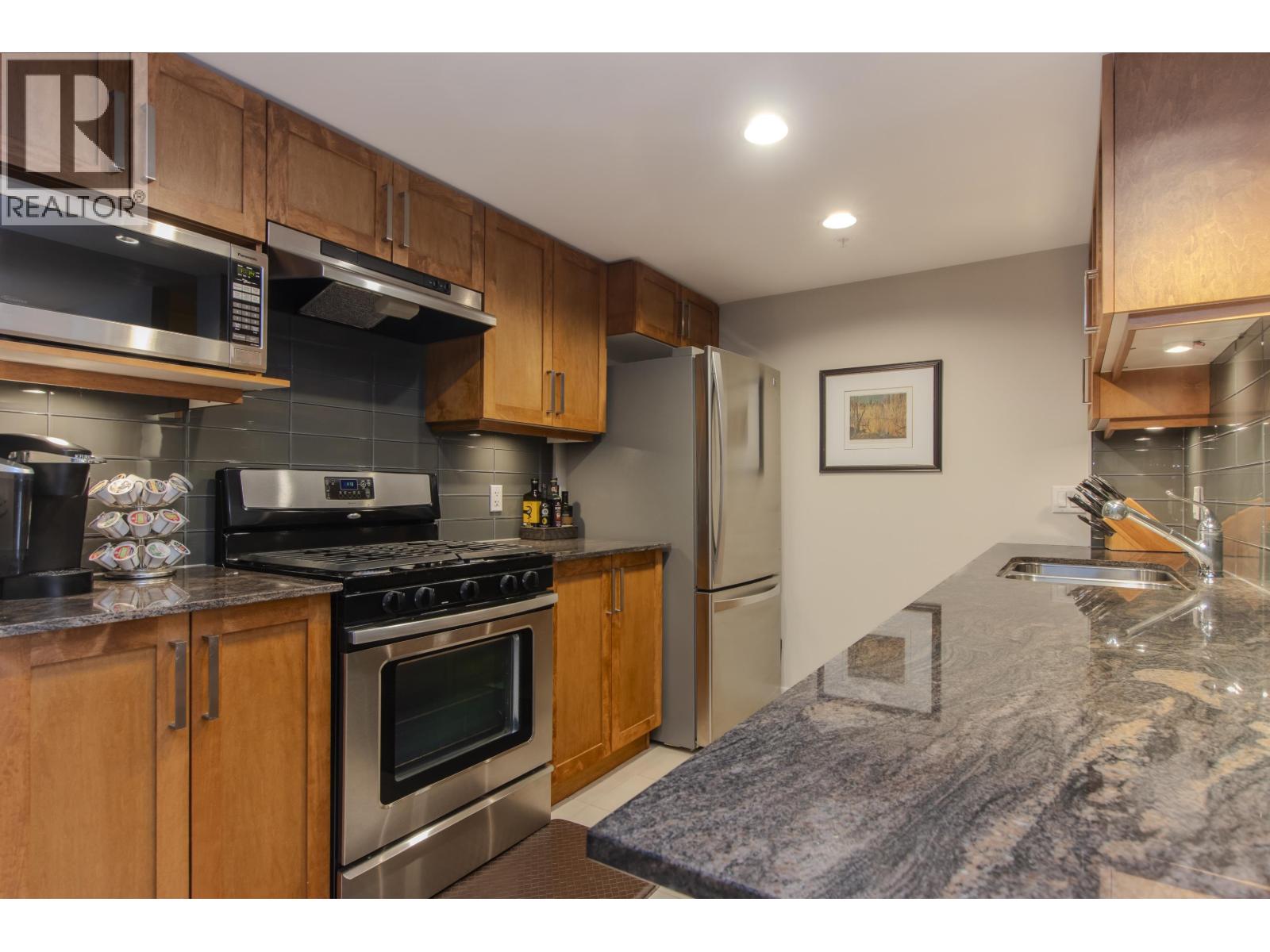 416 1212 MAIN STREET - Photo 3 of 25, Squamish, British Columbia