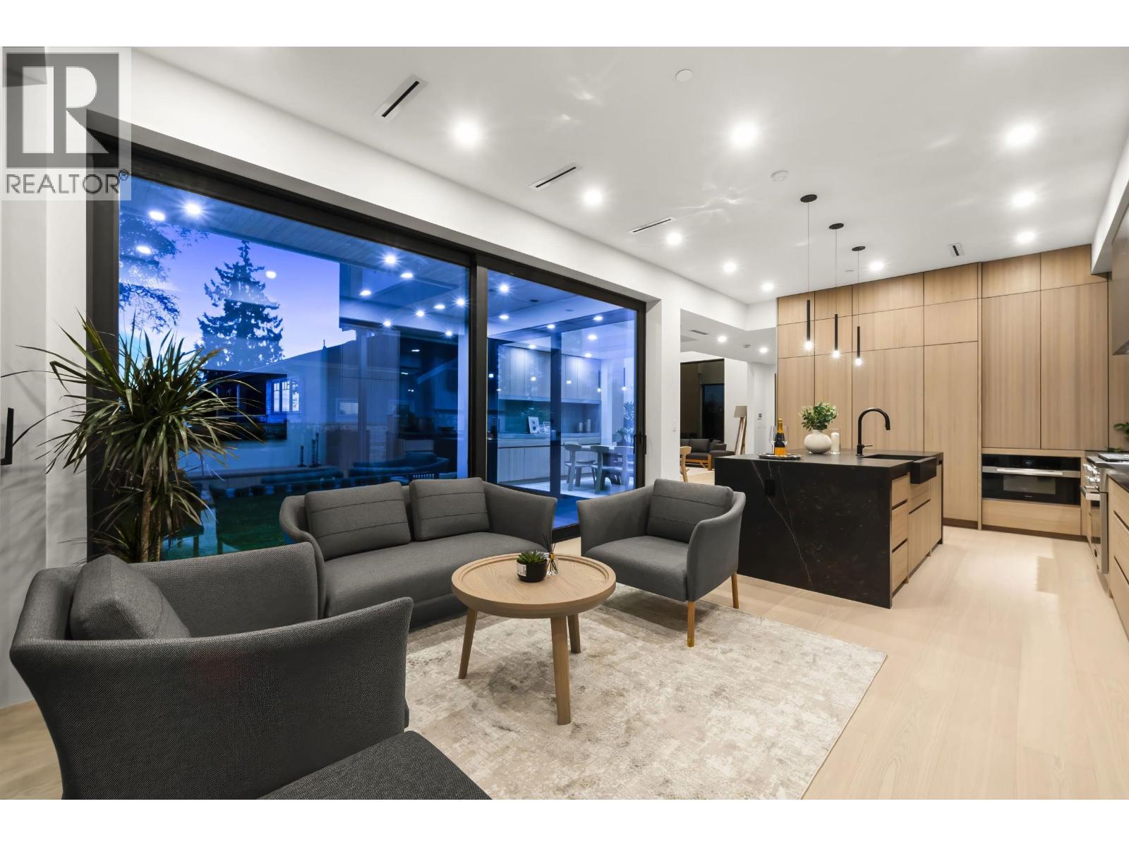 1066 FULTON AVENUE, West Vancouver