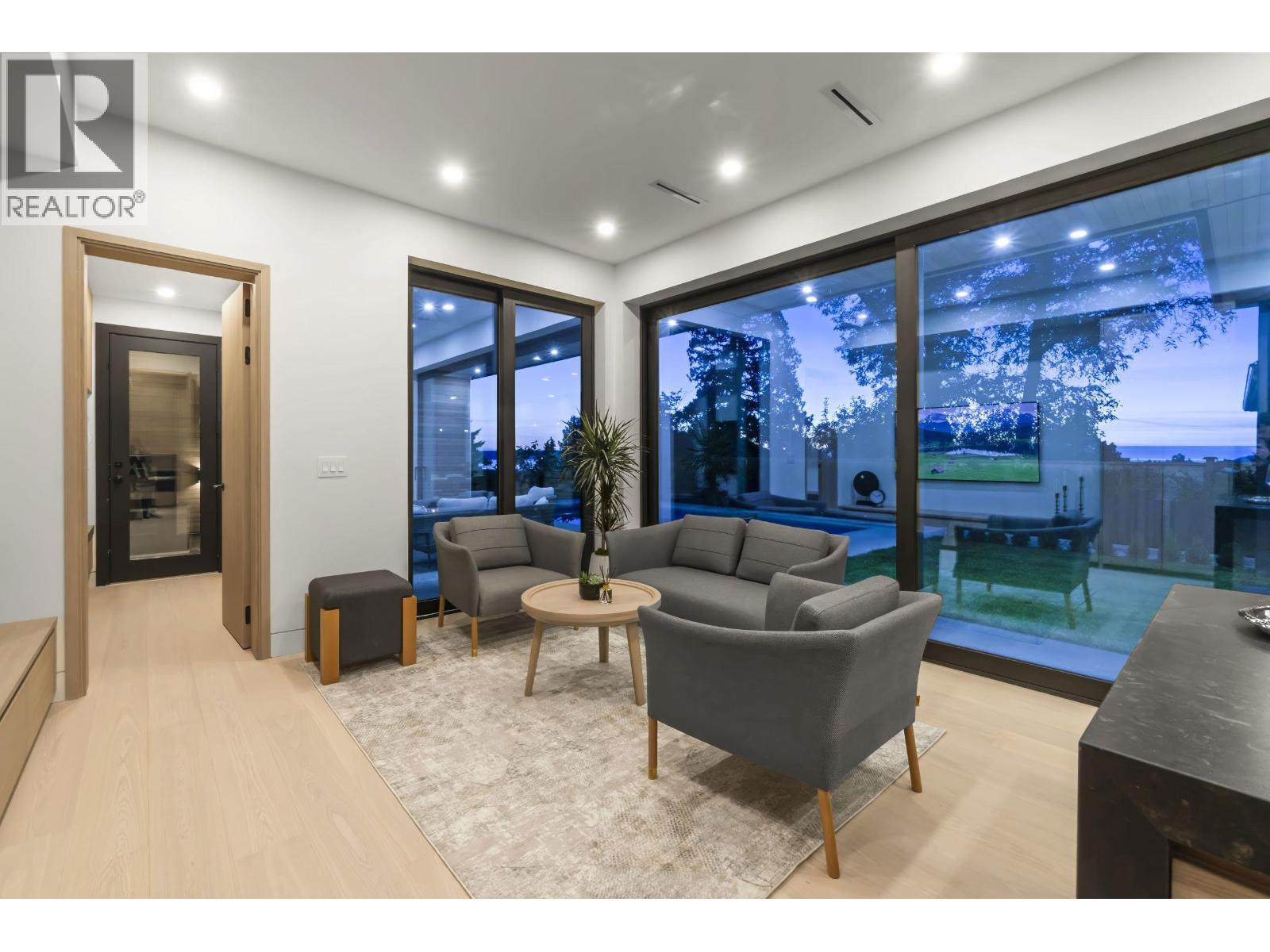 1066 FULTON AVENUE, West Vancouver