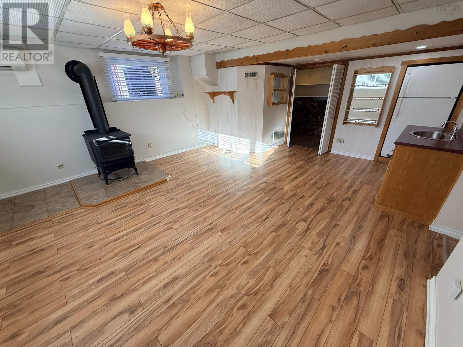 Property 30 of 49 of 31 Allen Street