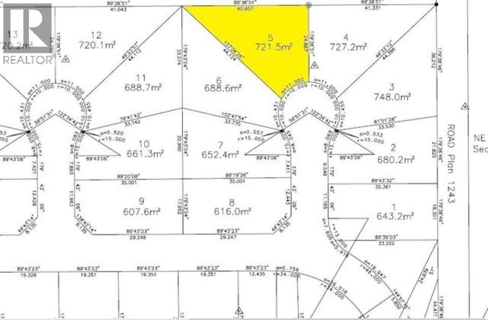 5 AURORA Avenue, Smithers