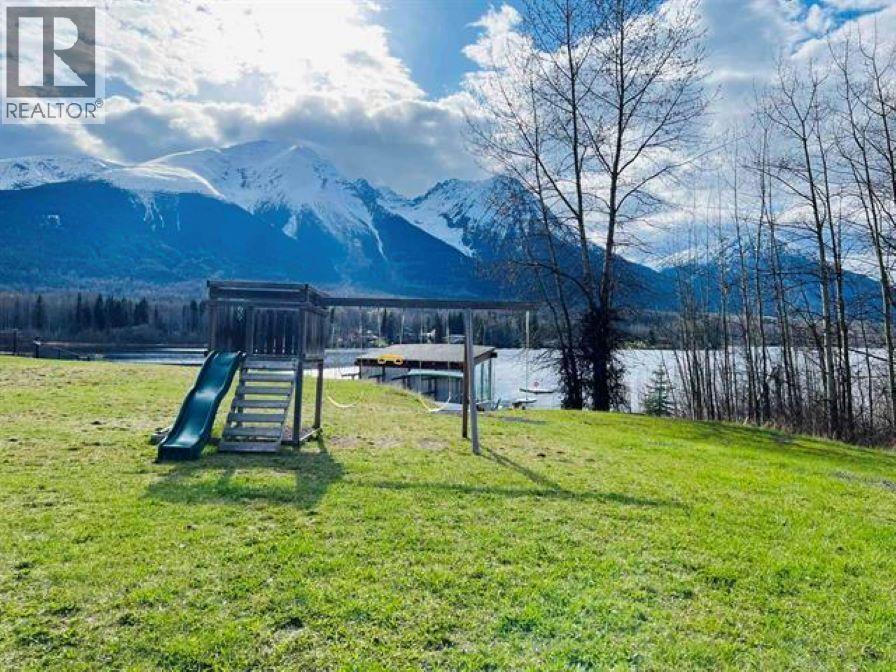 5 AURORA Avenue, Smithers