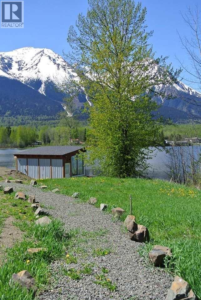 5 AURORA Avenue, Smithers